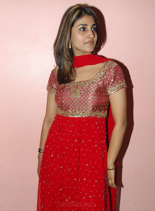 kausha rach in red dress unseen pics